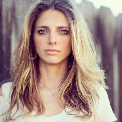 2020202182218Headshot-Janine-Stange-edited.jpg (22 KB)