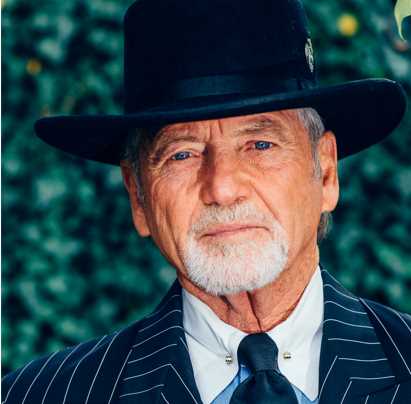 Larry Gatlin